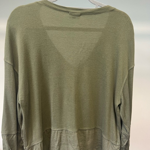 Splendid olive green long-sleeve tee with drawstring Size XS - Picture 2 of 3